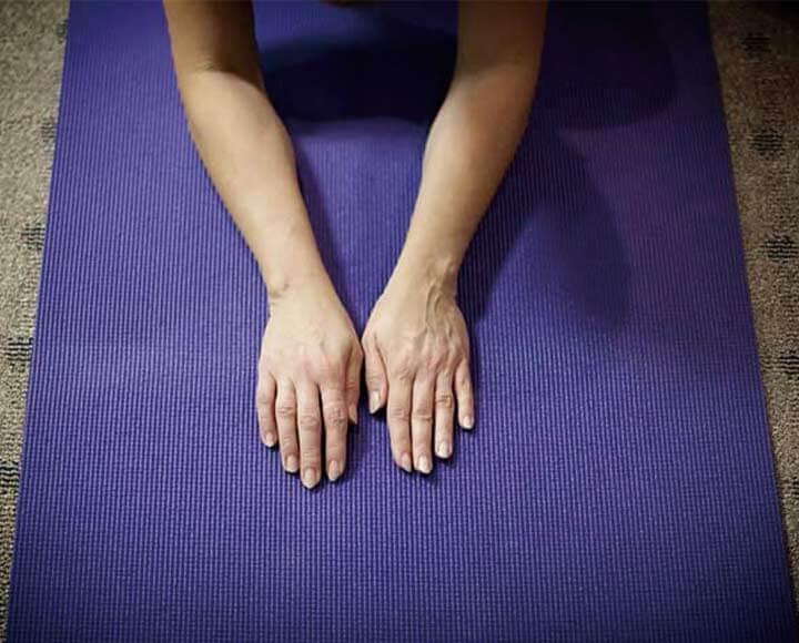 Purple anti slip yoga mat for yoga pilates