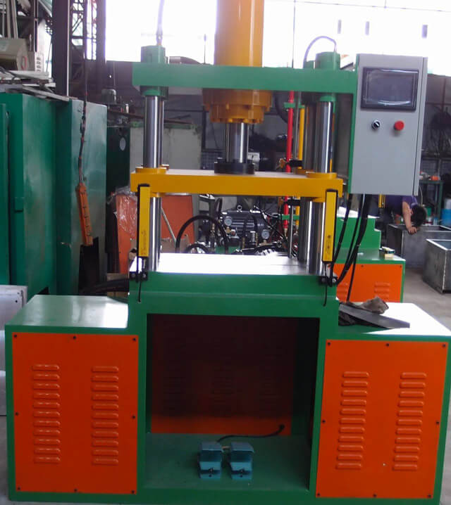 Automatic foam thermoforming machinery